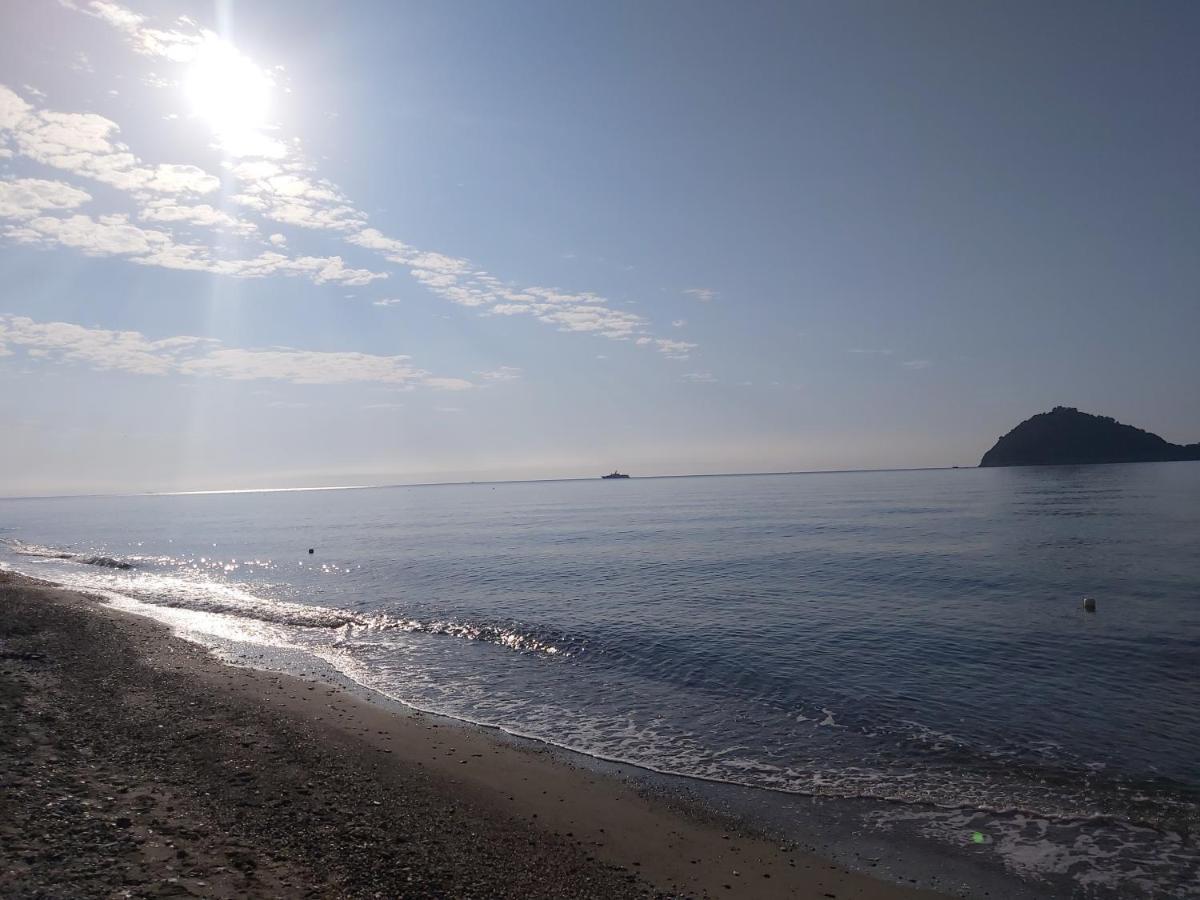Mae Albenga Suites Exteriér fotografie